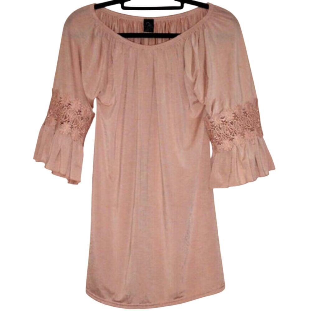 Ruffled Sleeve Tunic w/crocheted cut out daisies by Win Wim